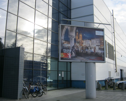 Bilboard z kampanii bajkowej promujacy Polskę